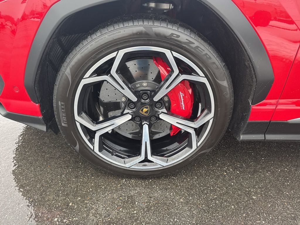 Used 2022 Lamborghini Urus image 36