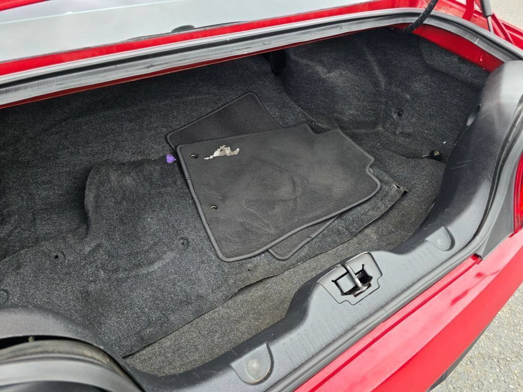 Used 2010 Ford Mustang Coupe RWD image 13