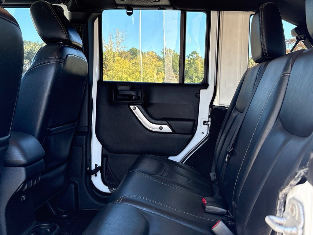 Used 2014 Jeep Wrangler Unlimited Sahara w/ Max Tow Package AWD/4WD image 22