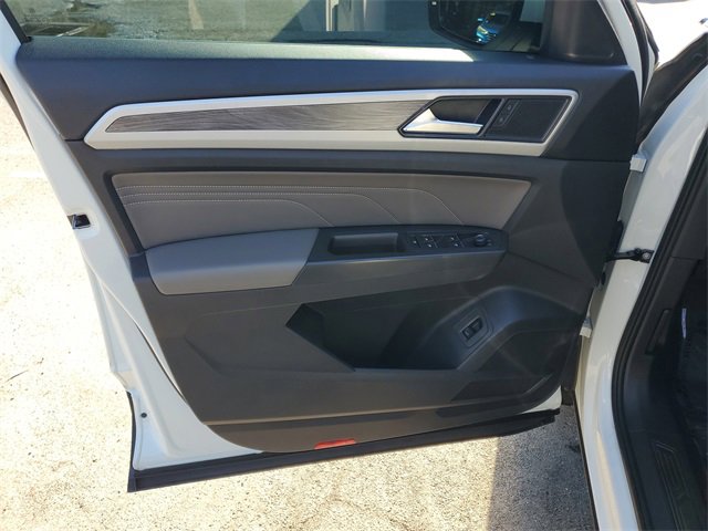 Used 2023 Volkswagen Atlas Cross Sport SE image 8