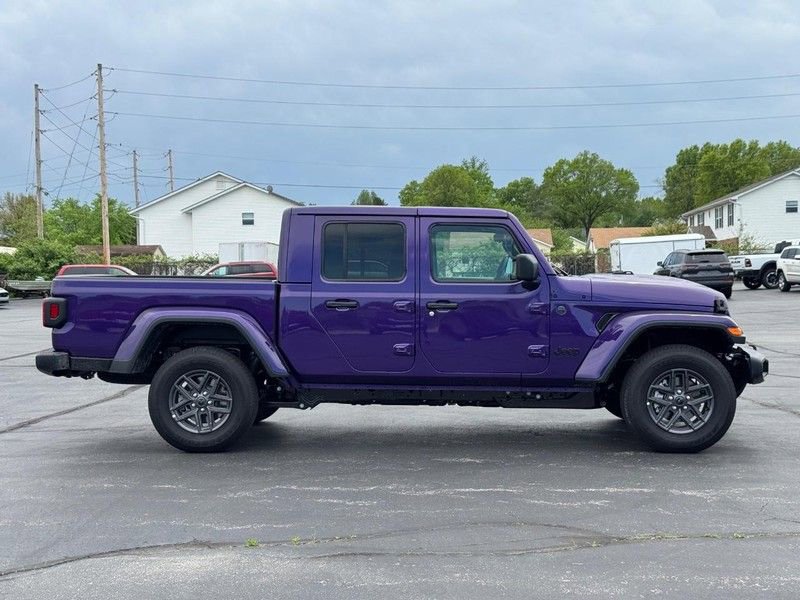 New 2026 Jeep Gladiator Sport AWD/4WD image 2