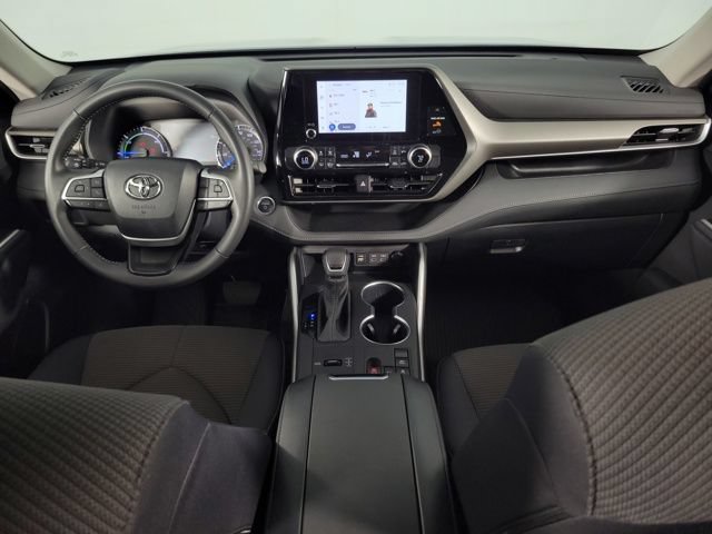 Used 2024 Toyota Highlander LE FWD image 26