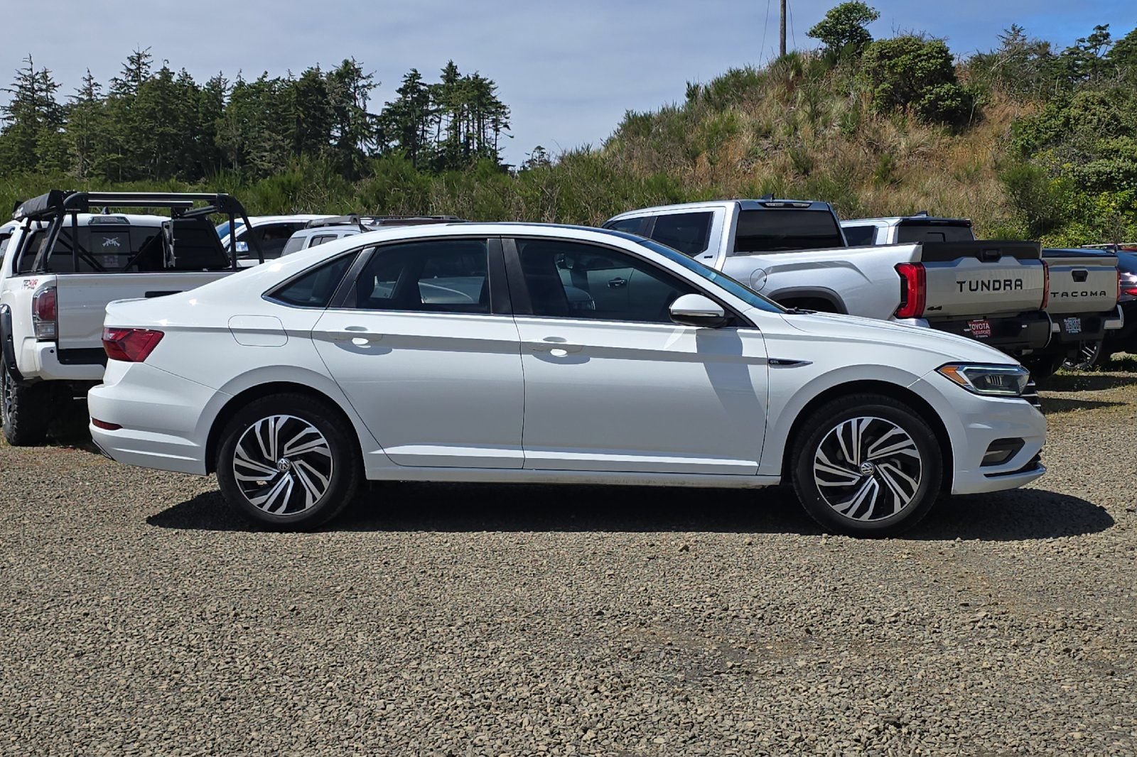 Used 2021 Volkswagen Jetta SEL Premium FWD image 3