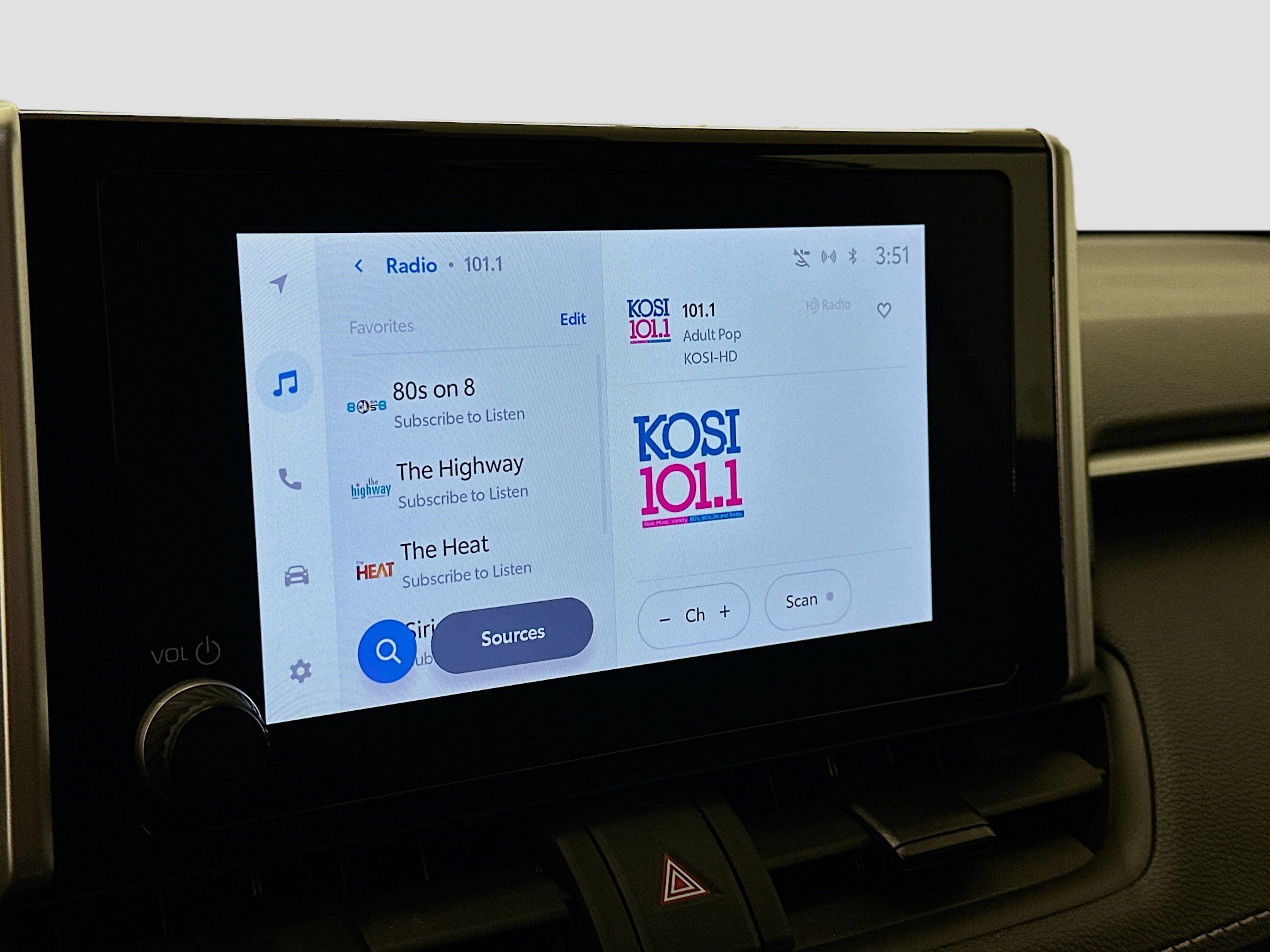 Used 2025 Toyota RAV4 XLE image 21