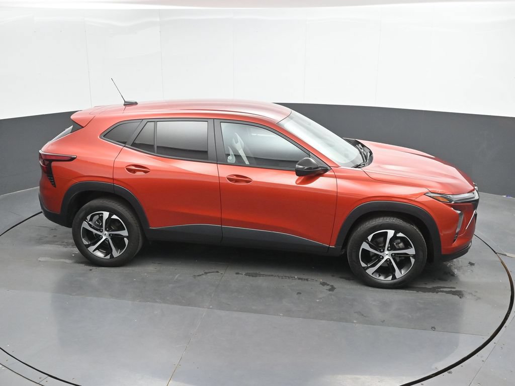 Used 2024 Chevrolet Trax RS FWD image 33