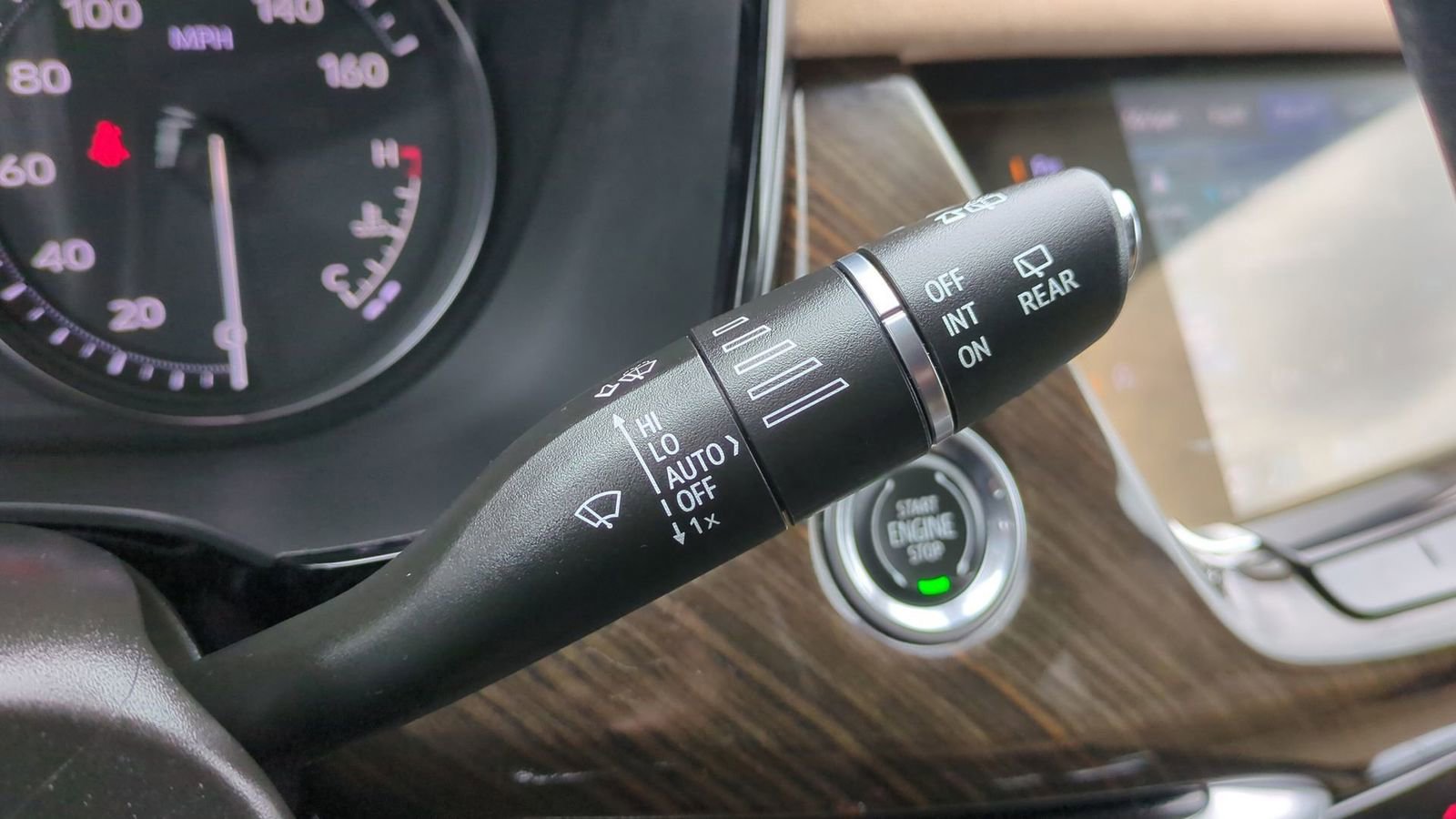 Used 2021 Cadillac XT6 Sport w/ LPO, ONYX Package image 29