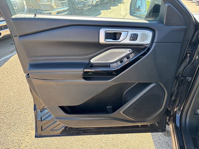 Used 2021 Ford Explorer ST w/ ST Street Pack image 7