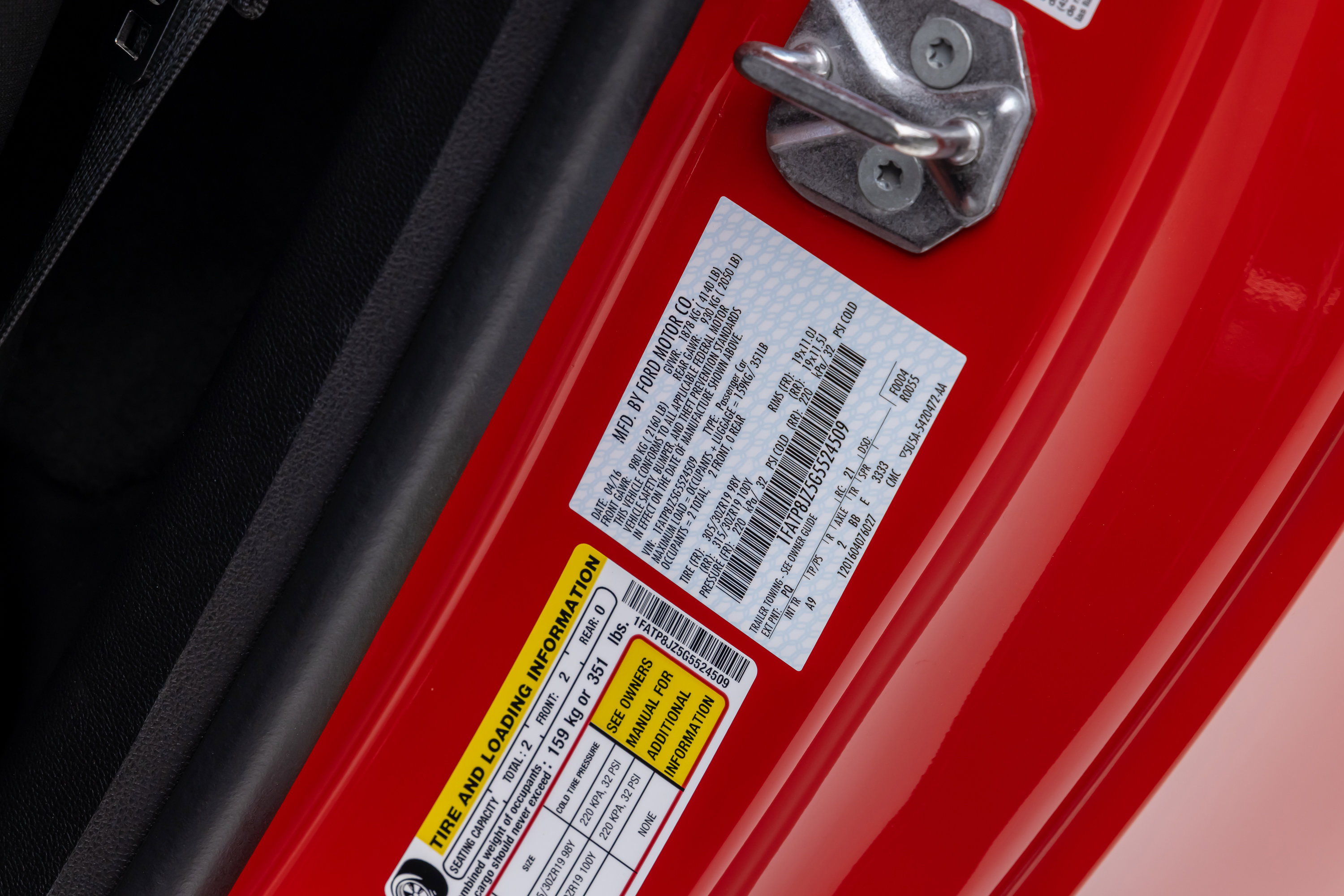 Used 2016 Ford Mustang Shelby GT350R w/ GT350R Equipment Group 920A image 64