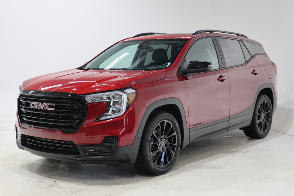 Used 2023 GMC Terrain SLE w/ Driver Convenience Package FWD image 3