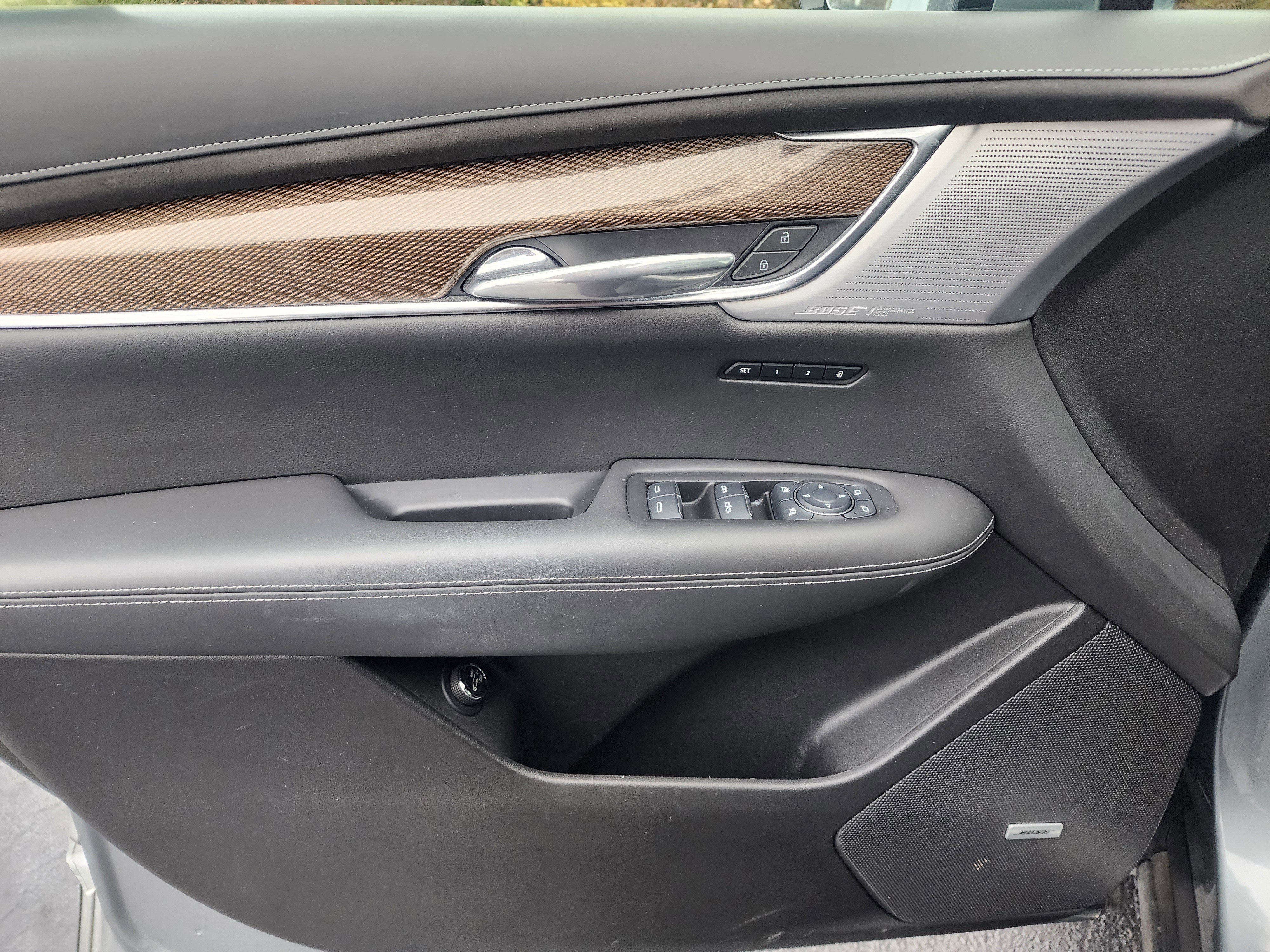 Used 2023 Cadillac XT6 Sport w/ Platinum Package image 27