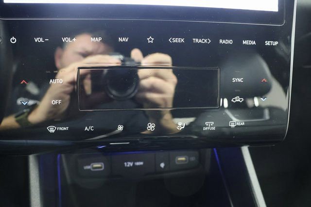 Used 2024 Hyundai Santa Cruz Limited image 14