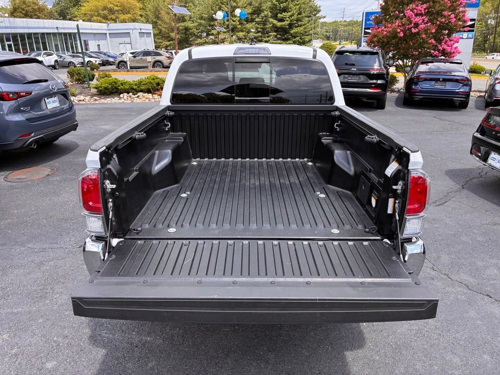 Used 2023 Toyota Tacoma TRD Off-Road w/ Black Out Package (TMS) AWD/4WD image 15