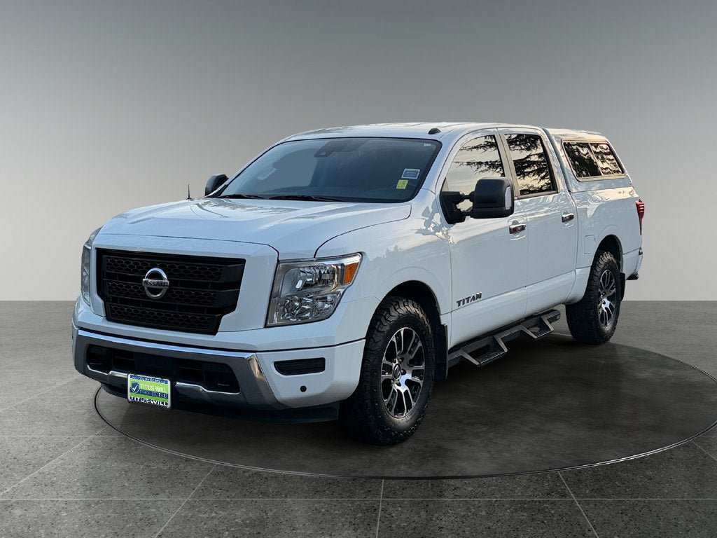 Used 2021 Nissan Titan SV w/ SV Convenience Package RWD image 4