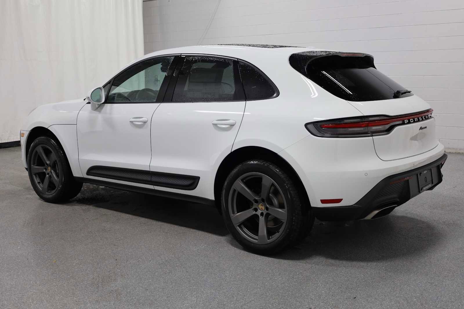 New 2026 Porsche Macan image 3