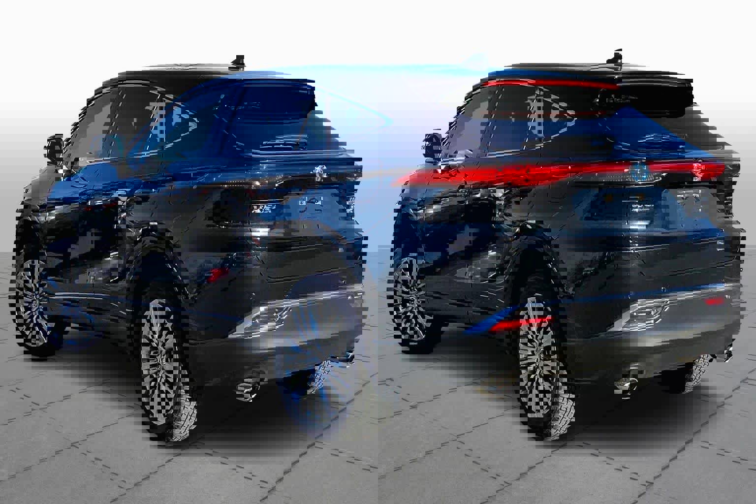 Used 2022 Toyota Venza Limited image 11