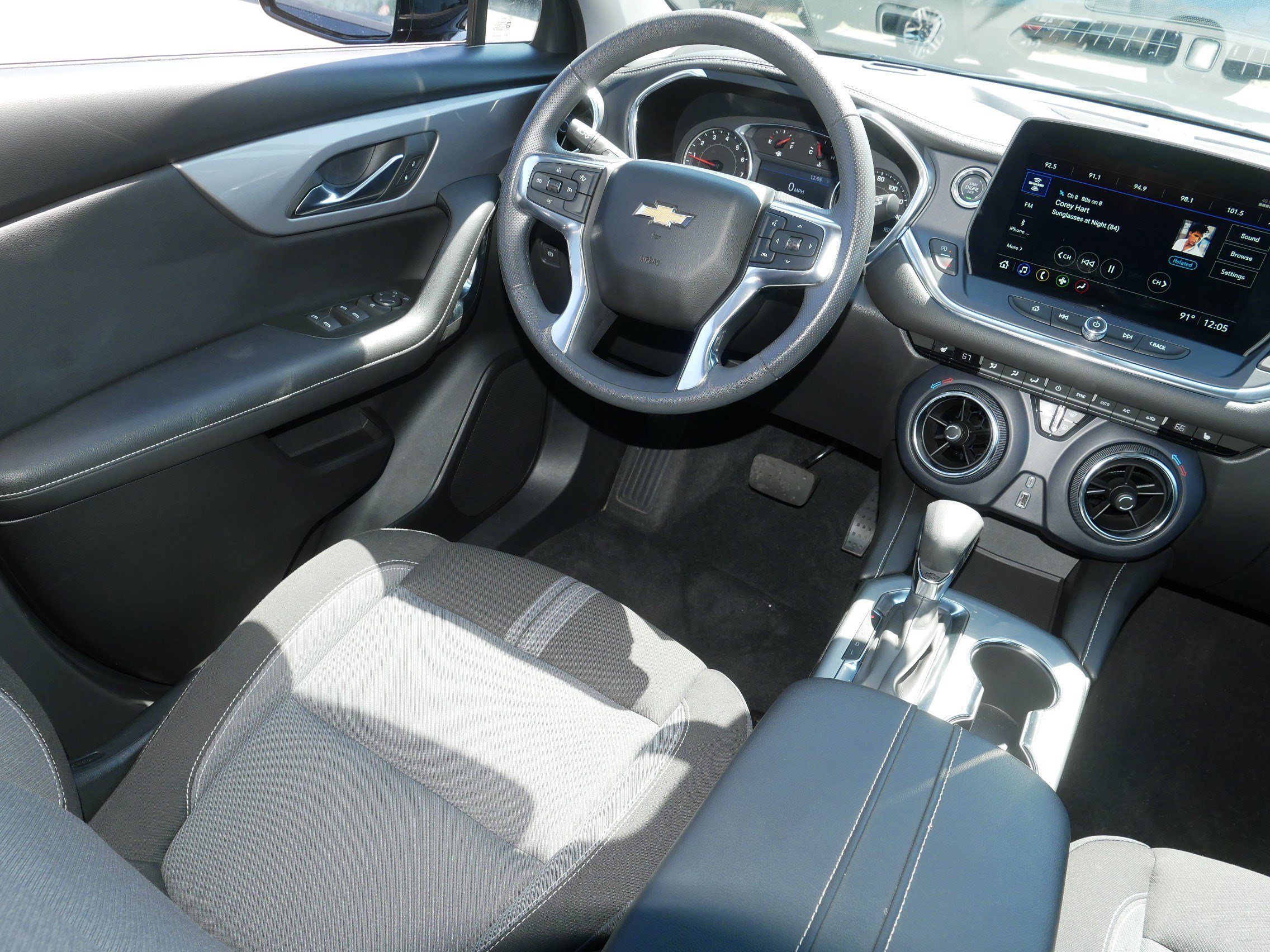 Used 2025 Chevrolet Blazer LT AWD/4WD image 9