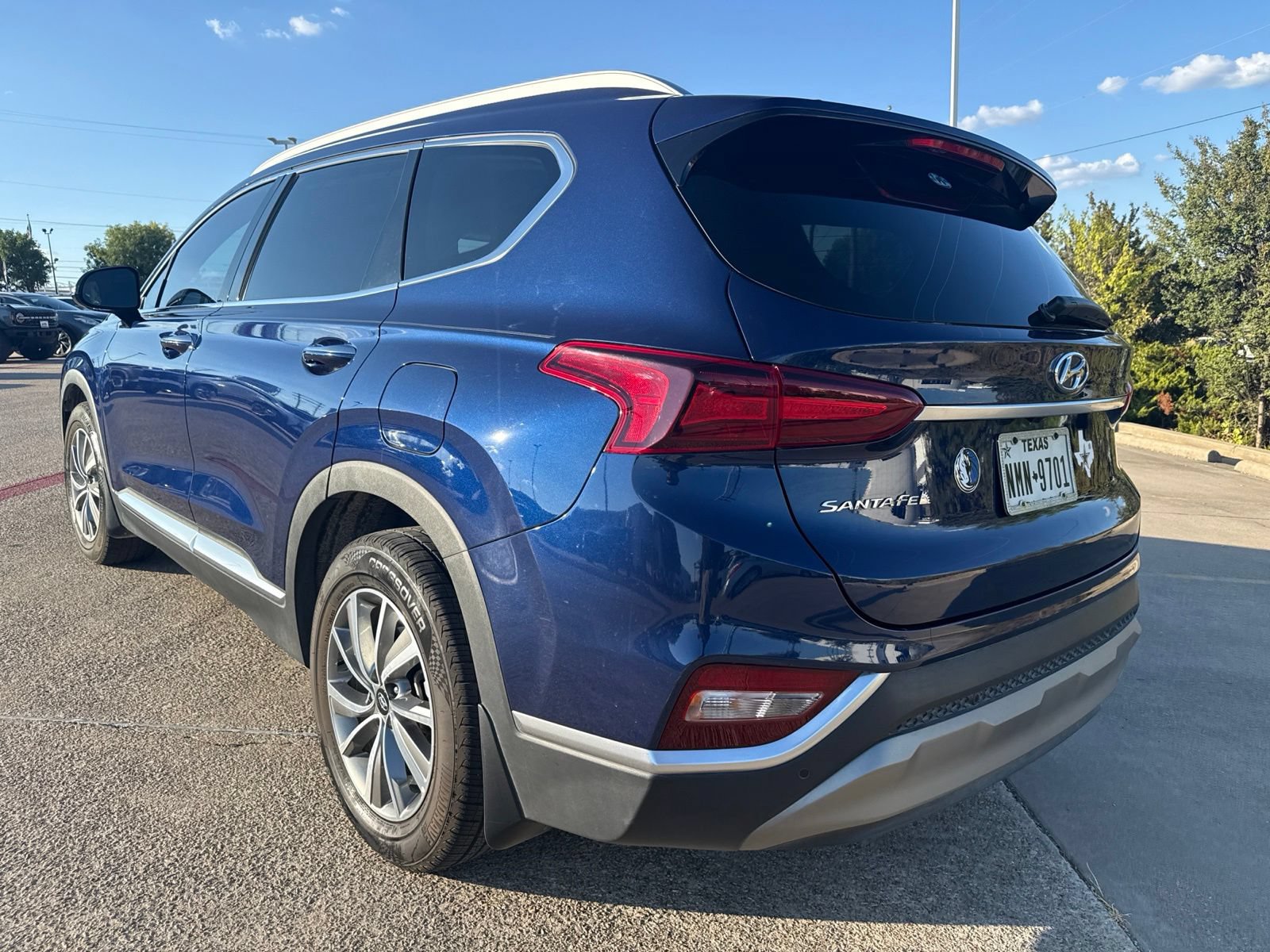 Used 2020 Hyundai Santa Fe SEL w/ Convenience + Premium Package FWD image 9