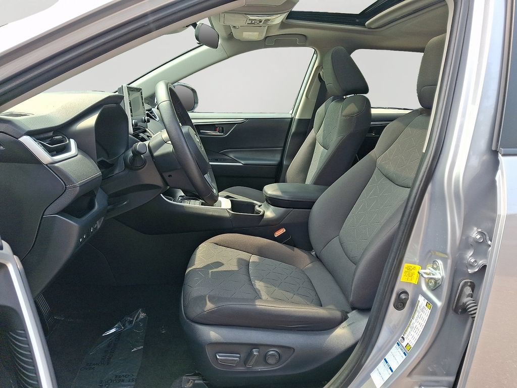 Used 2022 Toyota RAV4 XLE w/ Convenience Package AWD/4WD image 14