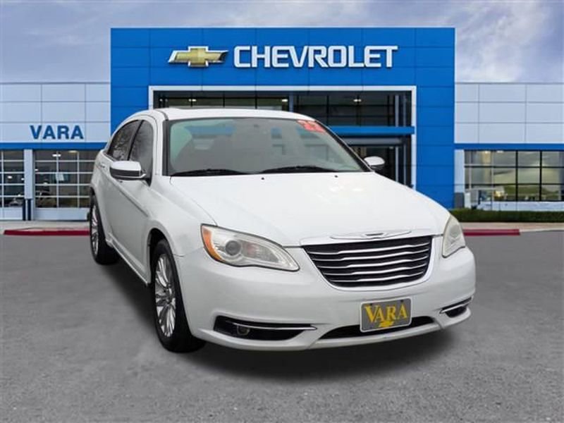 Used 2011 Chrysler 200 Limited FWD image 7