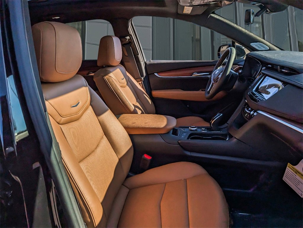 New 2025 Cadillac XT5 Premium Luxury w/ Technology Package image 9