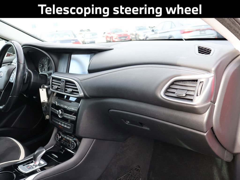 Used 2018 INFINITI QX30 Sport w/ Cargo Package image 11