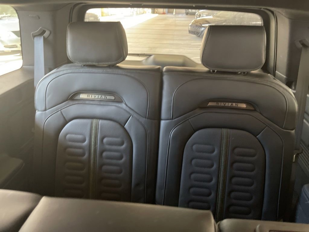 Used 2025 Rivian R1S Adventure image 30