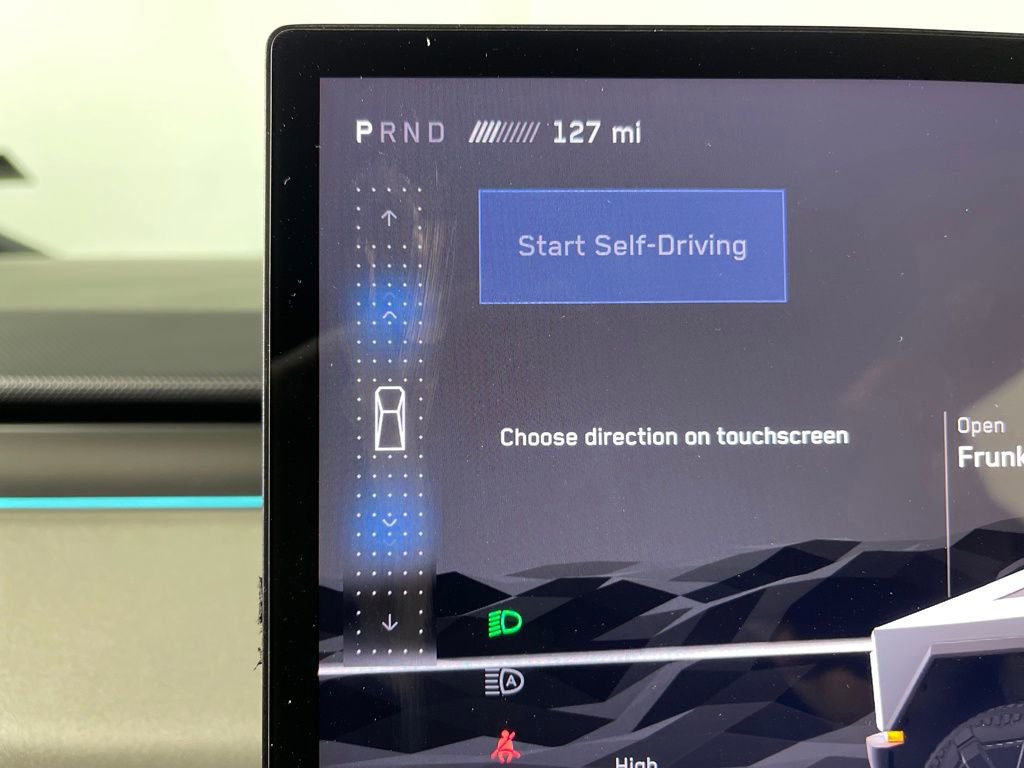 Used 2024 Tesla Cybertruck AWD Crew Cab image 22