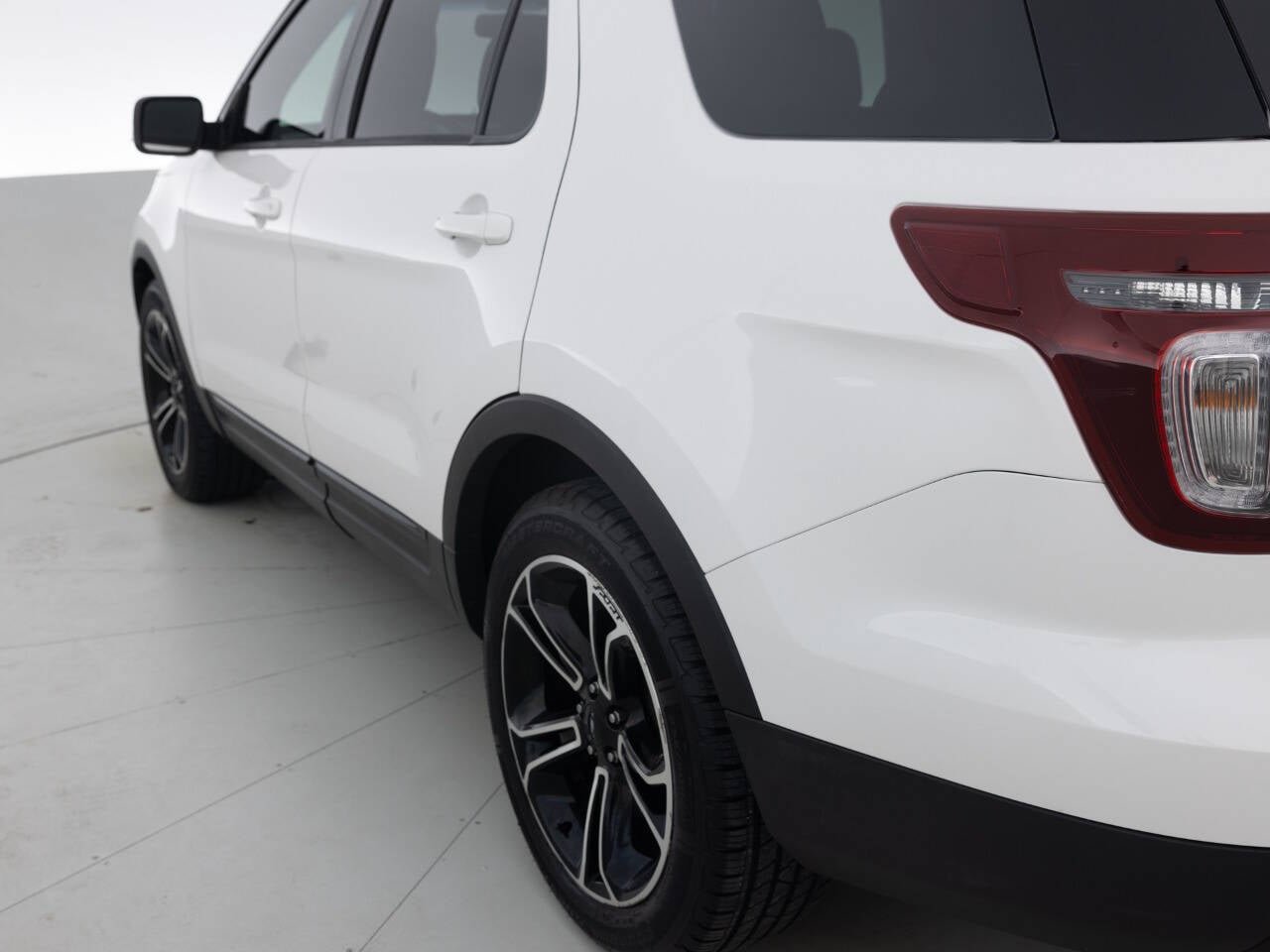Used 2015 Ford Explorer Sport AWD/4WD image 13