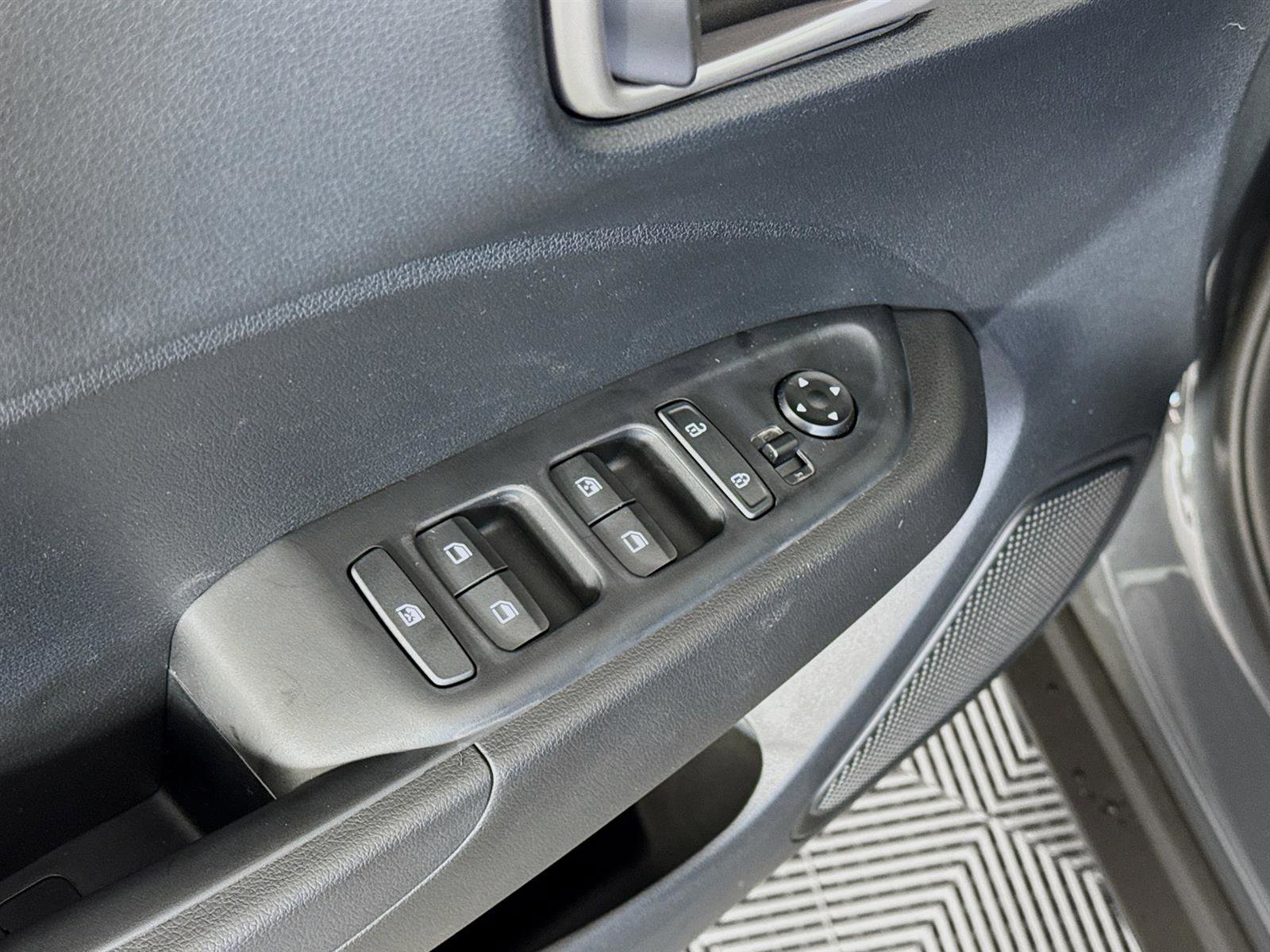 New 2025 Hyundai Venue SEL image 19