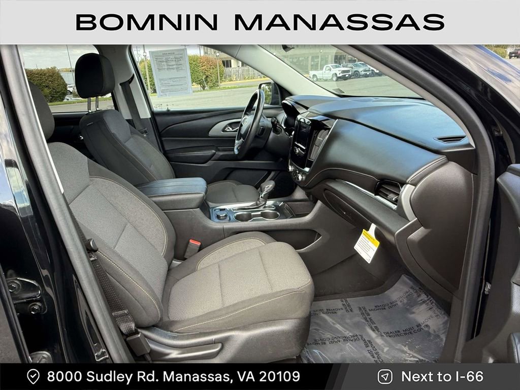 Used 2021 Chevrolet Traverse LT image 9