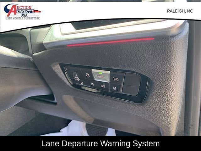 Used 2023 BMW 330i xDrive Sedan w/ Driving Assistance Package image 25
