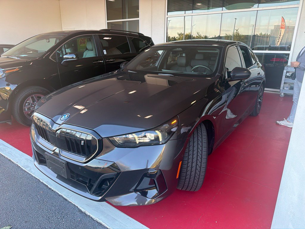 Used 2024 BMW i5 eDrive40i w/ M Sport Package RWD image 7