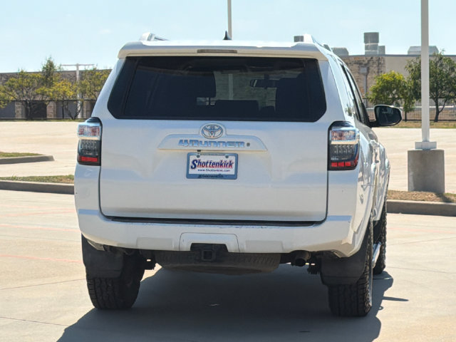Used 2017 Toyota 4Runner SR5 AWD/4WD image 7