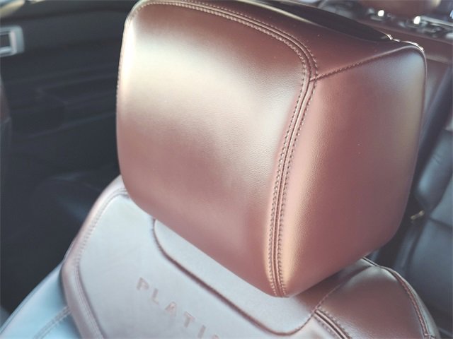 Used 2023 Ford Explorer Platinum w/ Technology Package image 17