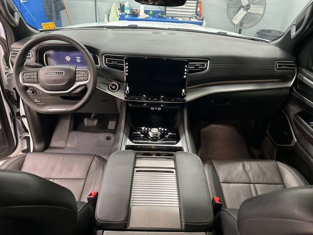 Used 2023 Jeep Wagoneer Series II w/ Convenience Group I image 11