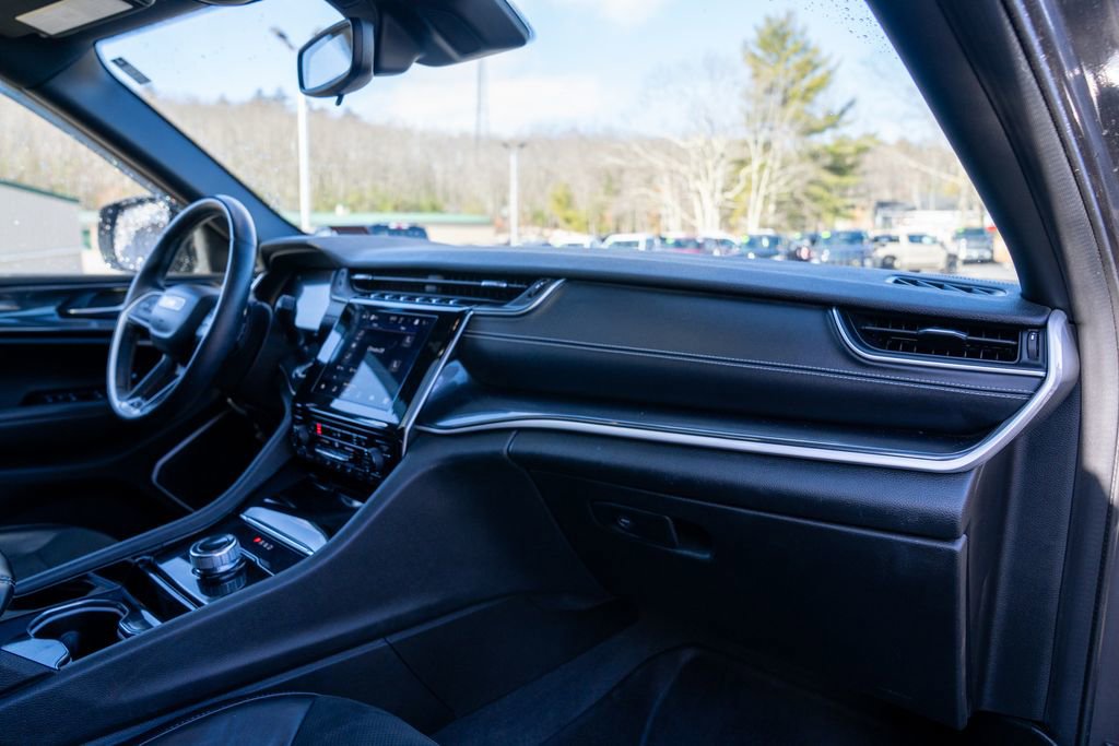 Used 2021 Jeep Grand Cherokee L Laredo image 11