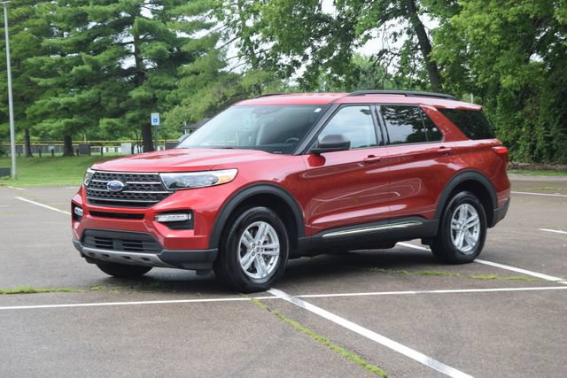 Used 2023 Ford Explorer XLT w/ Equipment Group 202A AWD/4WD image 22