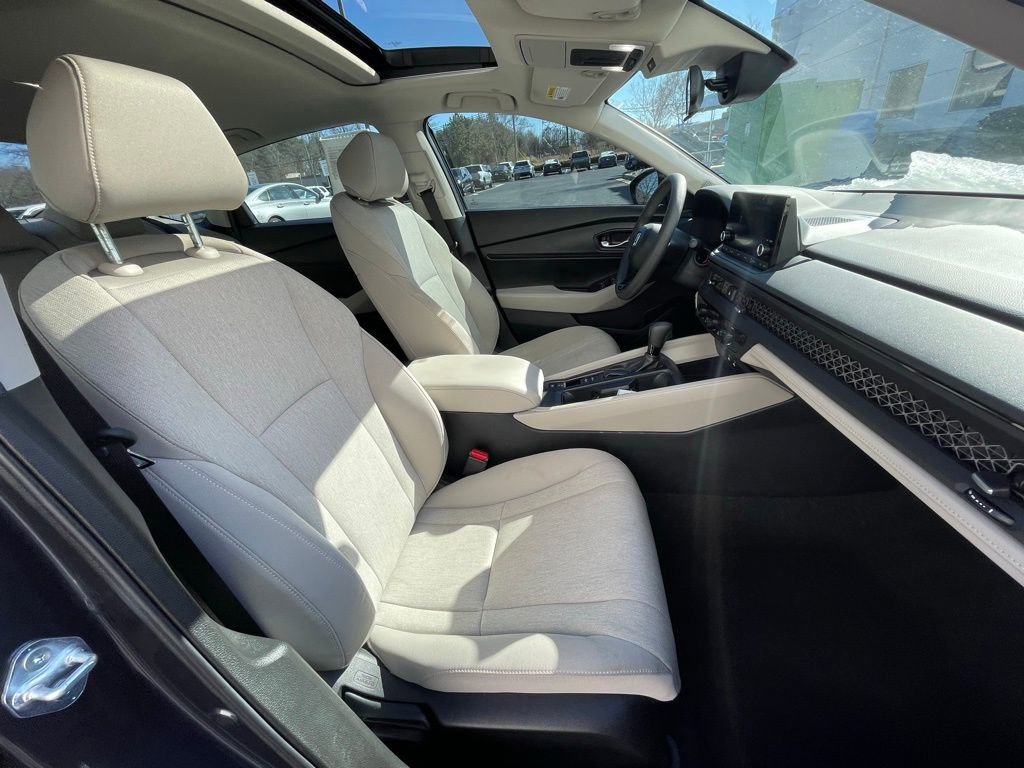 Certified 2025 Honda Accord SE image 32