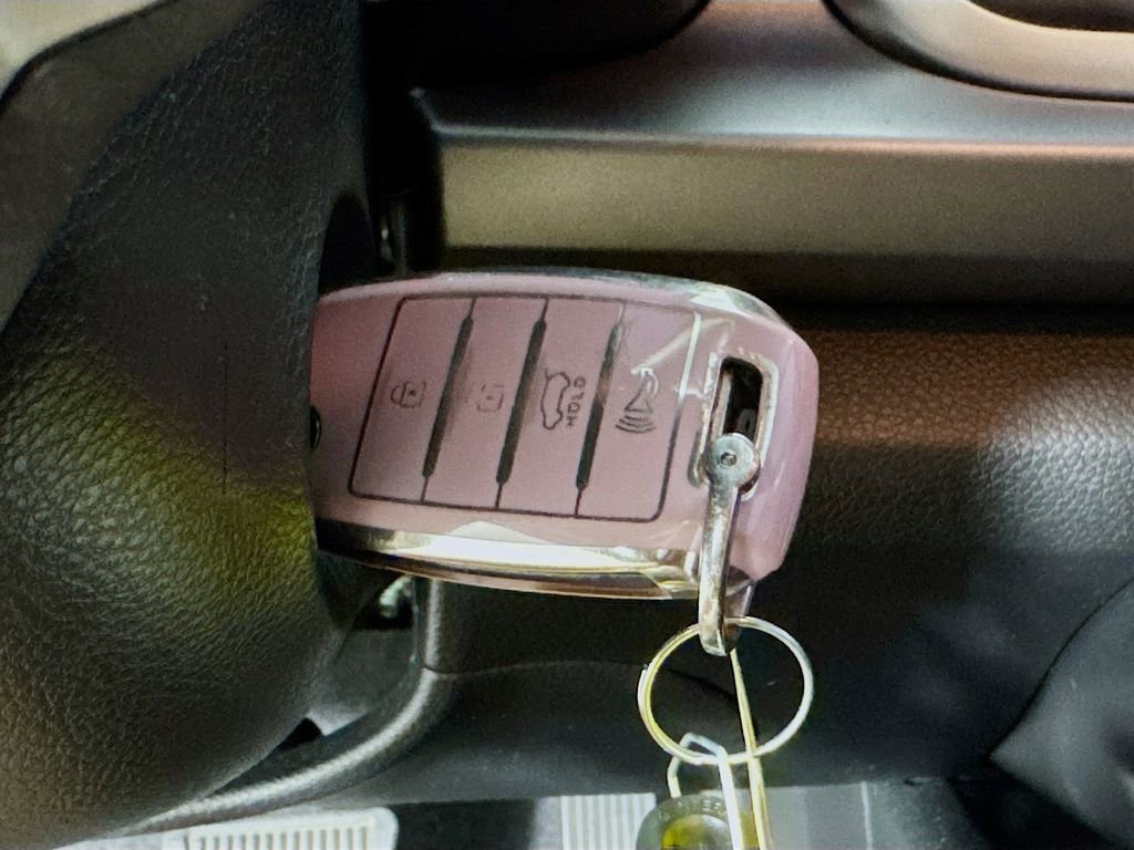 Used 2023 Kia Rio S image 32