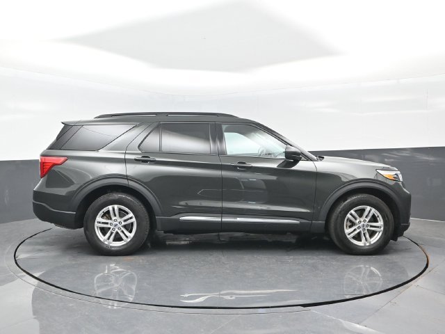 Certified 2023 Ford Explorer XLT w/ Equipment Group 202A AWD/4WD image 3