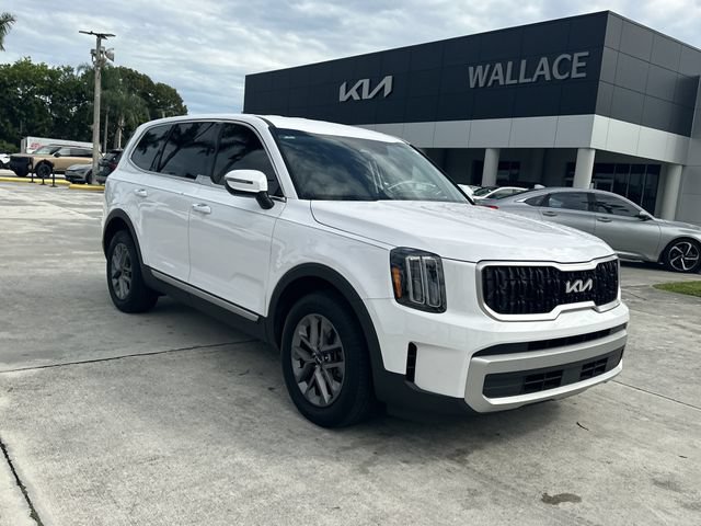 Certified 2024 Kia Telluride LX FWD image 4