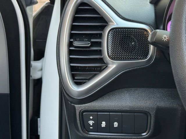 Used 2024 Kia Soul LX w/ Option Group 015 FWD image 16