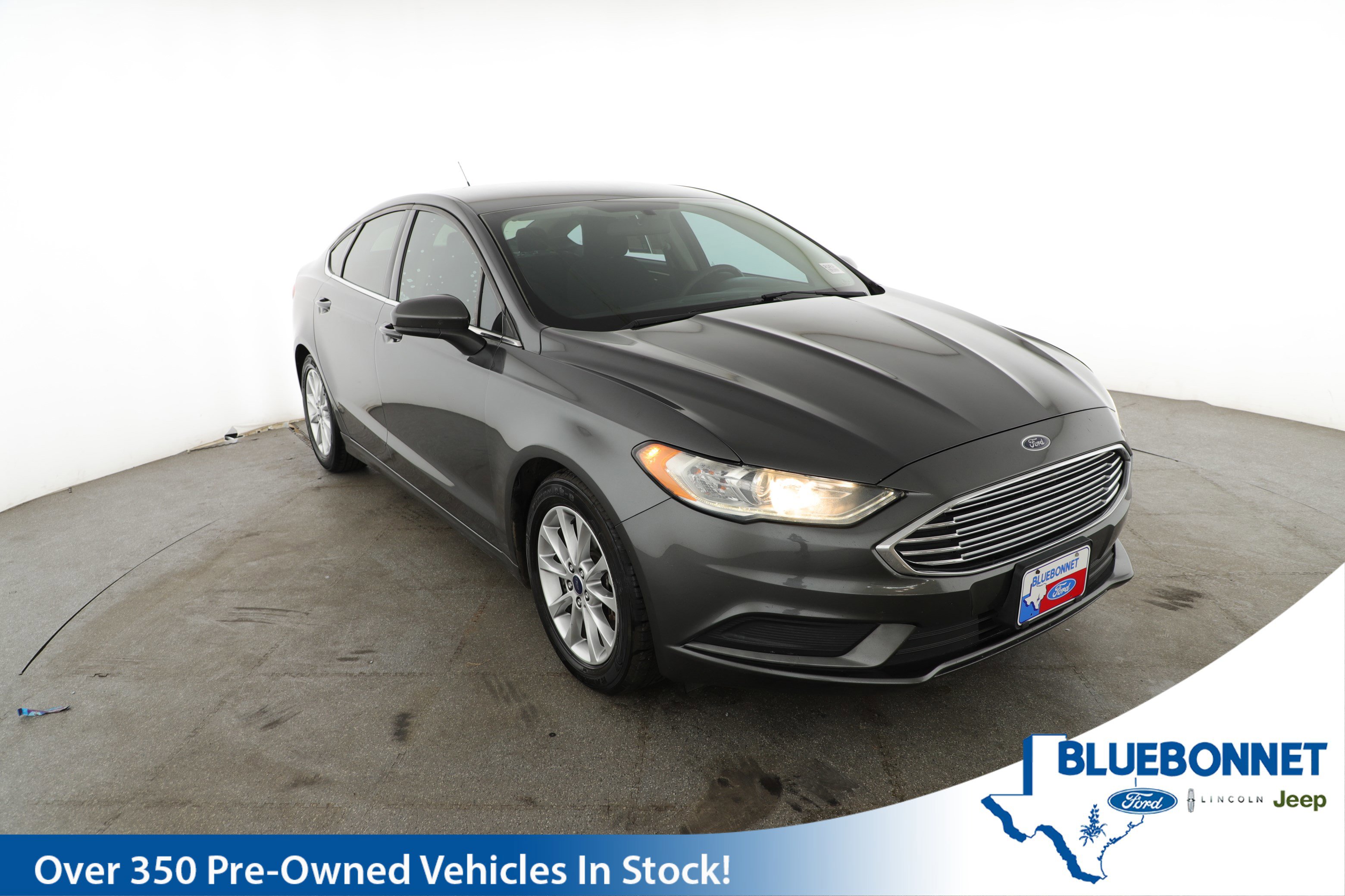 Used 2017 Ford Fusion SE w/ Fusion SE Technology Package