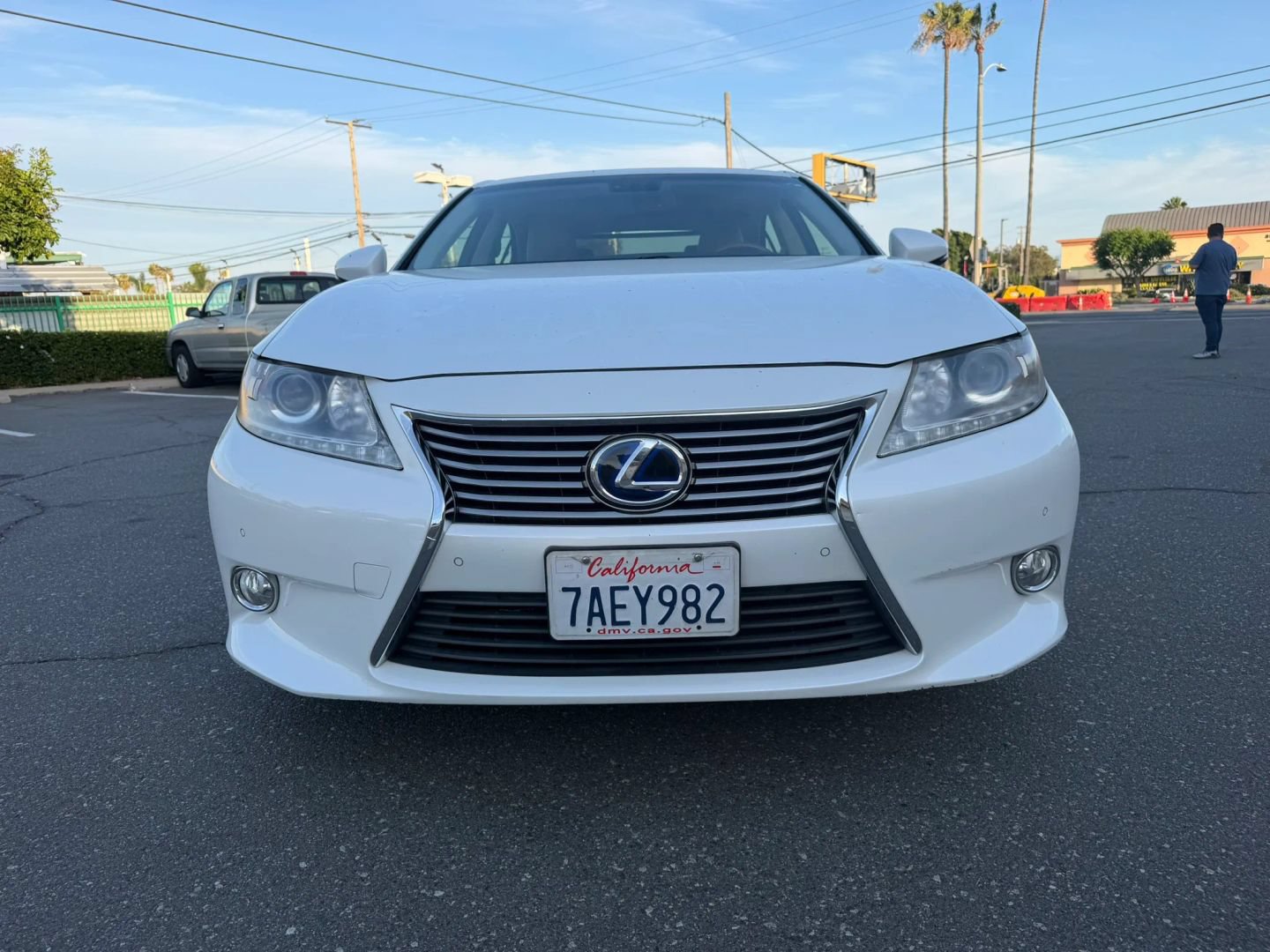 Used 2013 Lexus ES 300h w/ Luxury Pkg FWD image 2