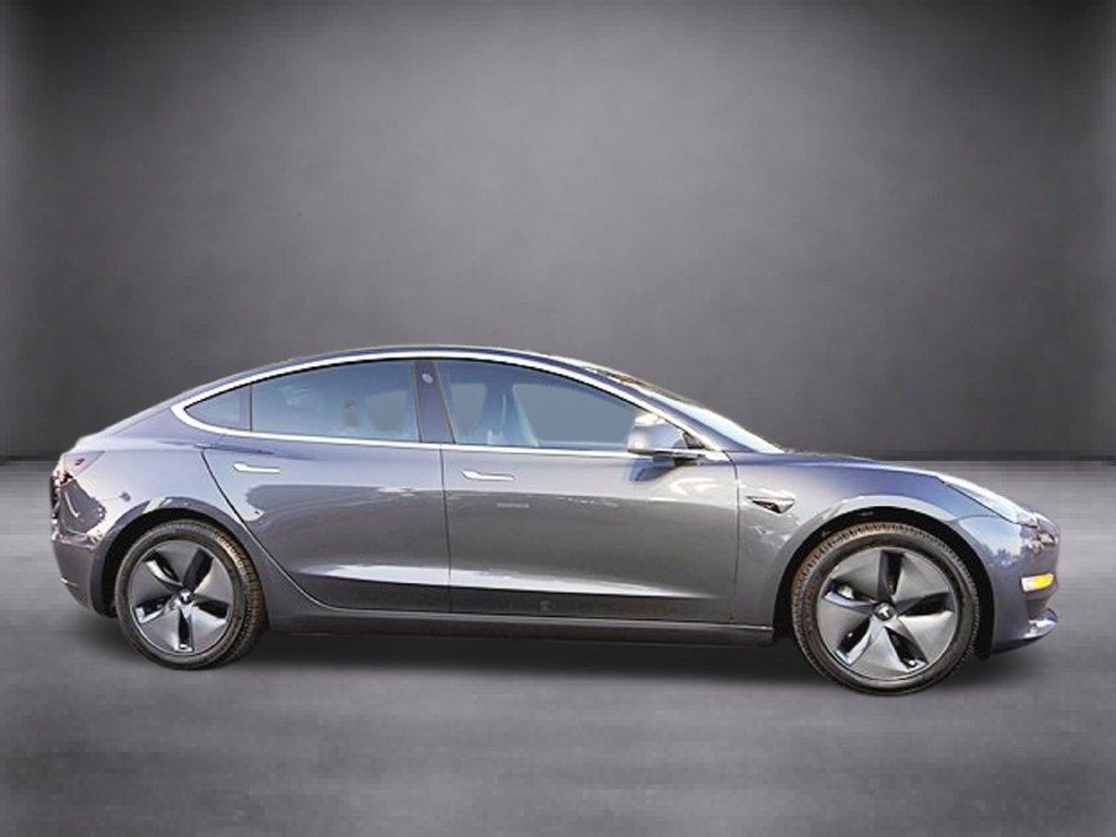 Used 2019 Tesla Model 3 Mid Range RWD image 3