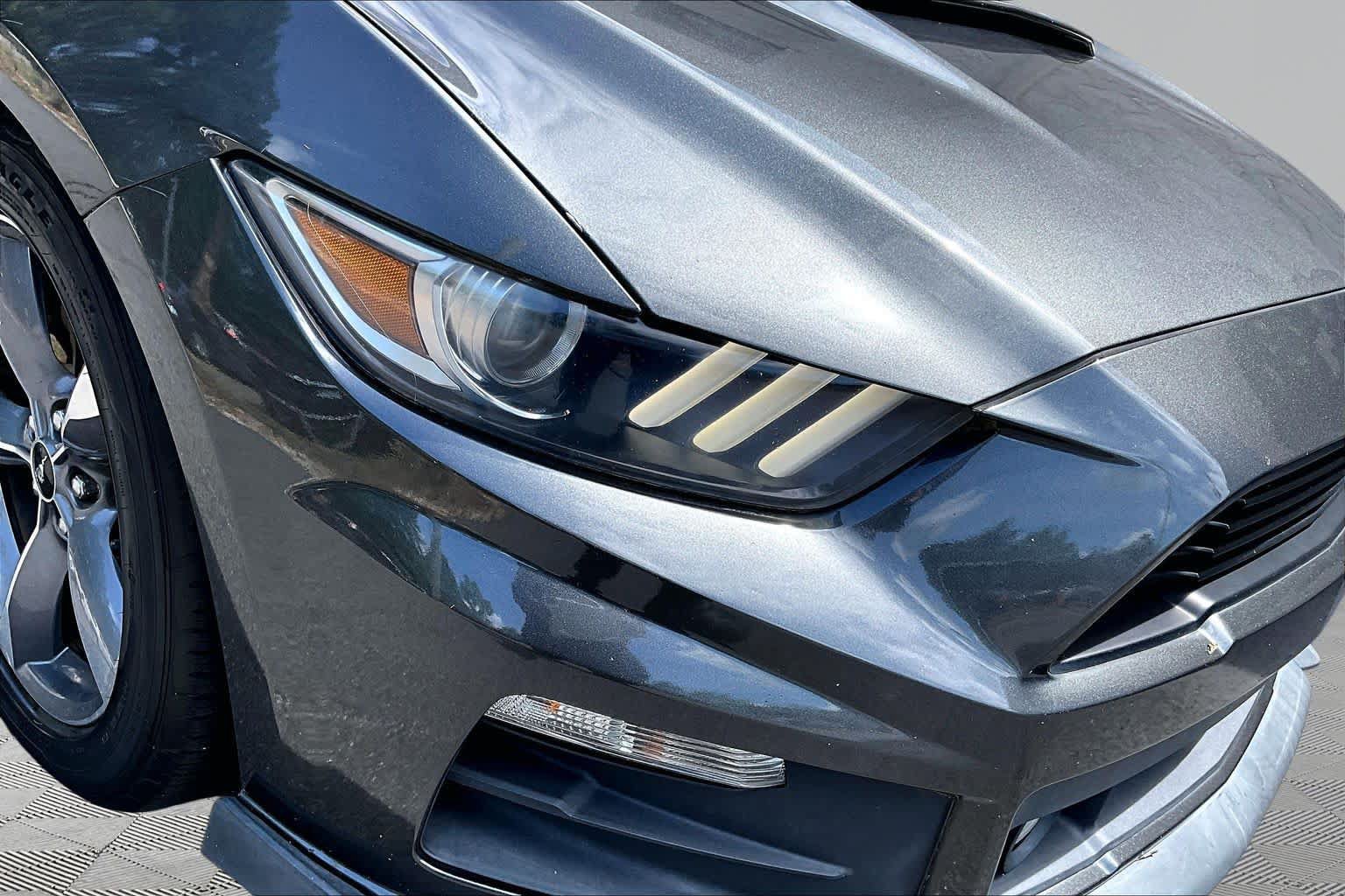 Used 2015 Ford Mustang Coupe w/ Equipment Group 051A RWD image 28