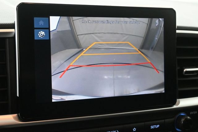 Used 2024 Hyundai Venue SEL FWD image 3