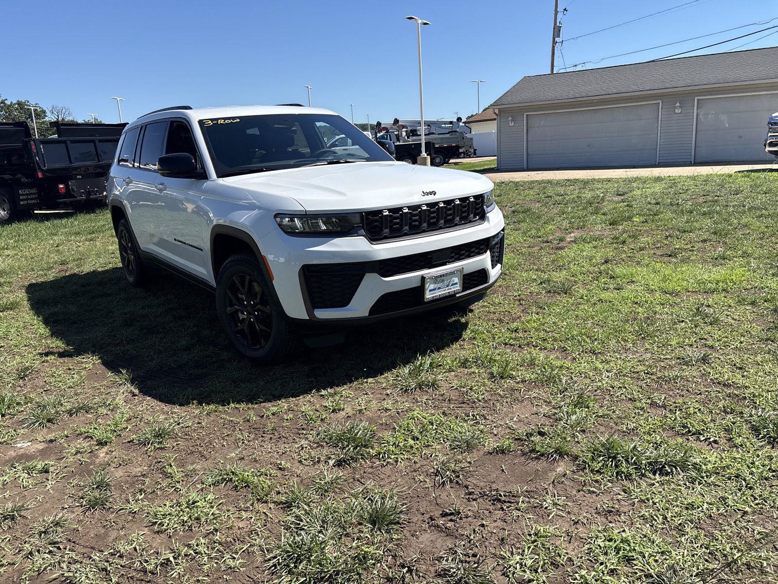 New 2026 Jeep Grand Cherokee L 4WD image 3