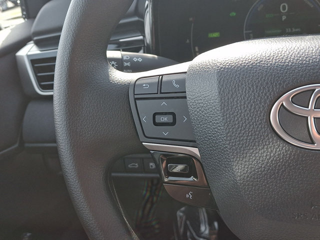 Used 2025 Toyota Camry LE AWD/4WD image 17