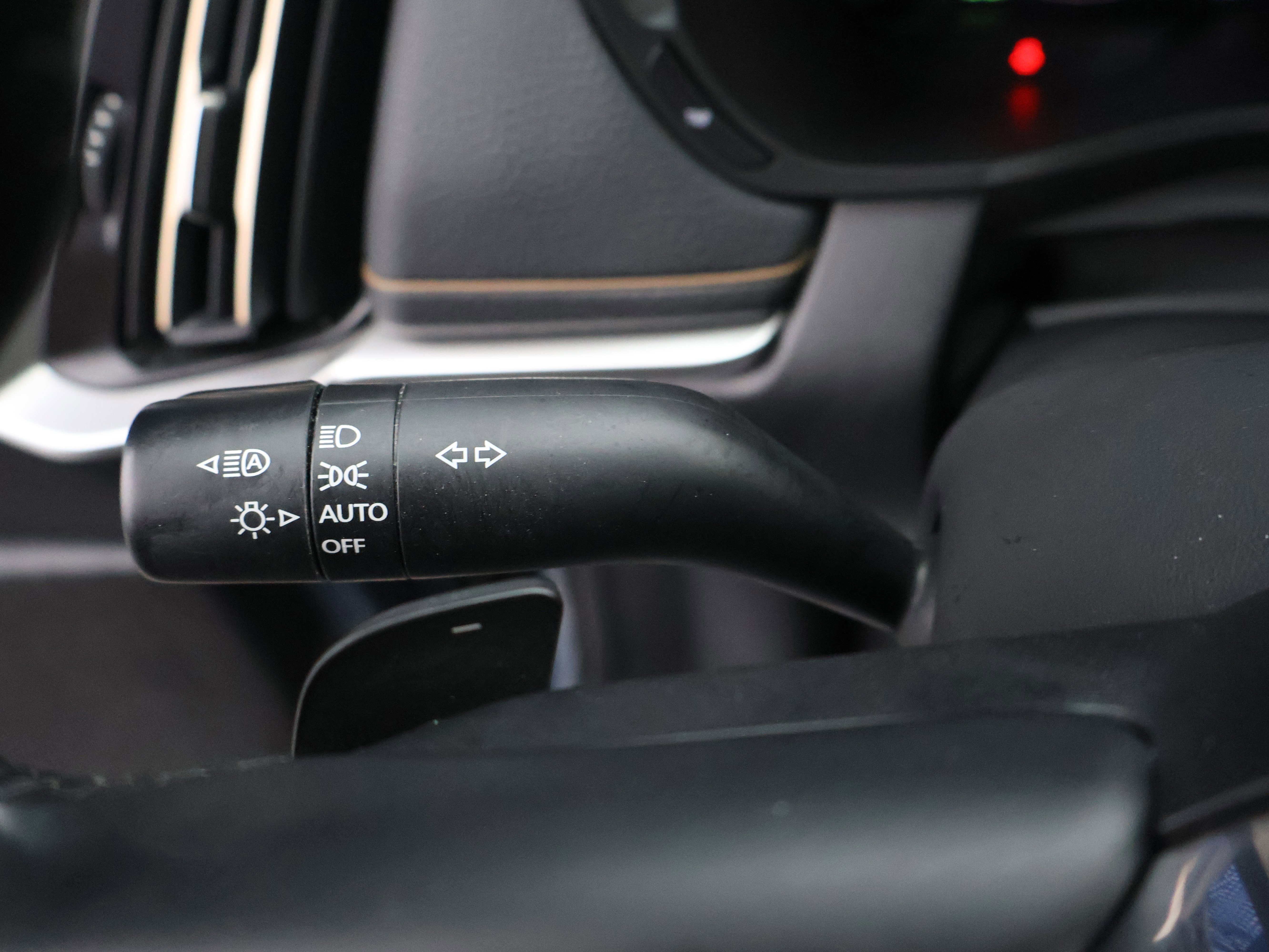 Certified 2025 MAZDA CX-70 Plug-In Hybrid w/ Premium Pkg AWD/4WD image 32